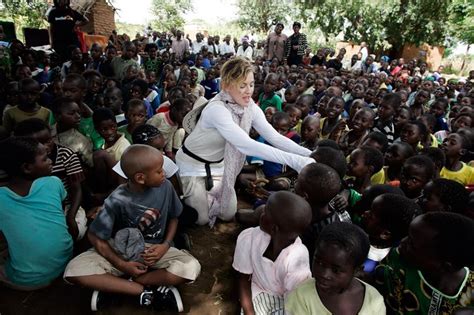 Madonna Inaugura Un Hospital Infantil En Malawi