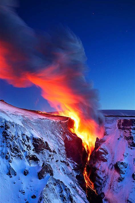 Lava Falls, Volcano, Iceland photo on Sunsurfer