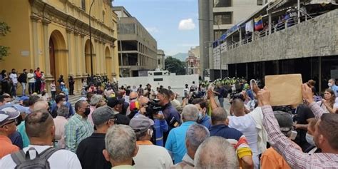 Gnb Y La Pnb Bloque La Protesta De Los Trabajadores P Blicos En El