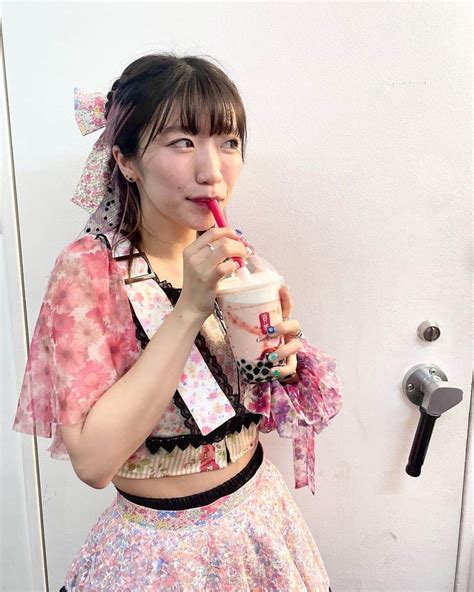 ぱいぱいでか美さんのインスタグラム写真 ぱいぱいでか美instagram「たぴチャージ🧋 昨日ライブ後に飲んだタピオカが最高でした