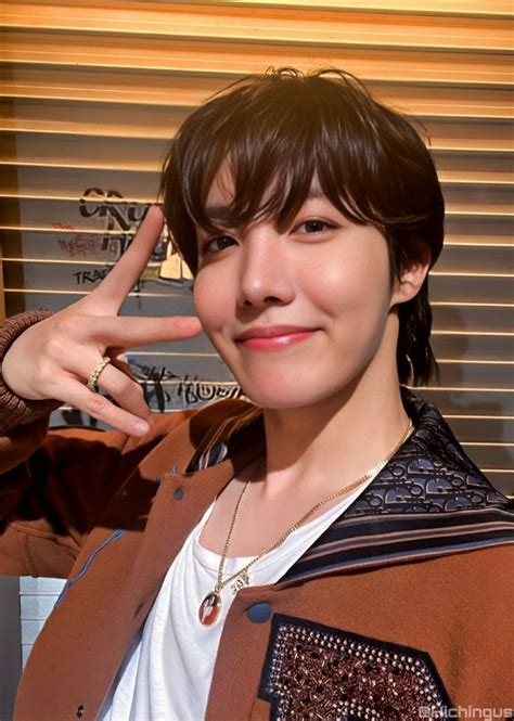 Pin De GH 0197 Em Jung Hoseok Jhope Fofa Jhope J Hope Selca