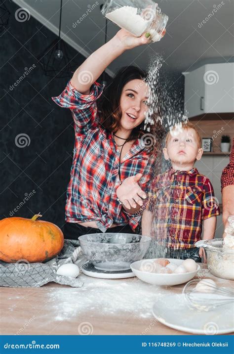 Russian Mom Son Kitchen Telegraph