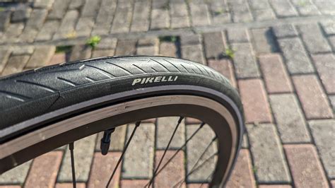 Review Pirelli Cinturato Velo TLR Reflective Road Cc