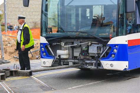 Wypadek W Bydgoszczy Miejski Autobus Wjecha Do Wykopu Zdj Cie Nr