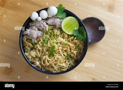 Cooked Instant Noodle Stock Photo Alamy