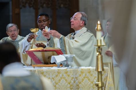 Eucharist: Sacrament of unity - Catholic Review