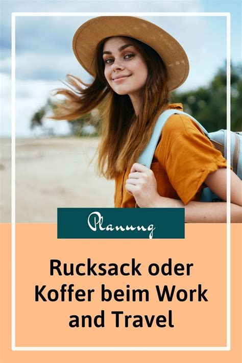 Mädchen mit Sonnenhut und Rucksack an tropischem Strand Rucksack oder