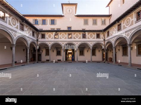 Cortile Rinascimentale Italia Immagini E Fotografie Stock Ad Alta