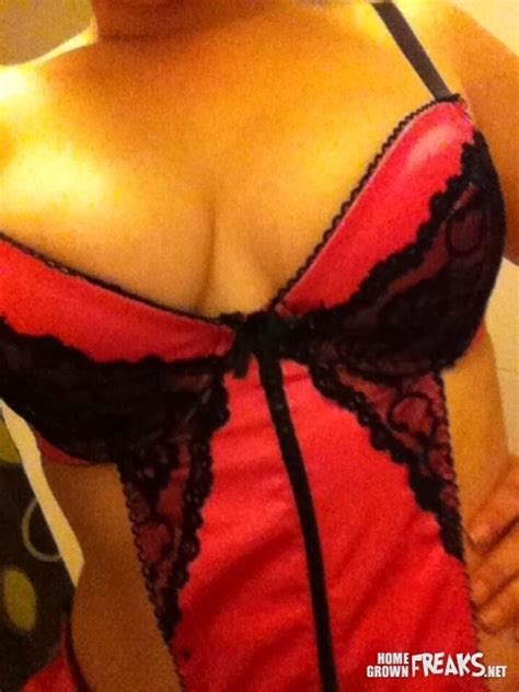 SEXY LATINA ShesFreaky