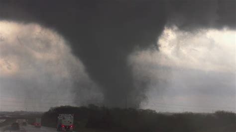 Violent Ef Tornado Crosses I Lincoln Ne Youtube