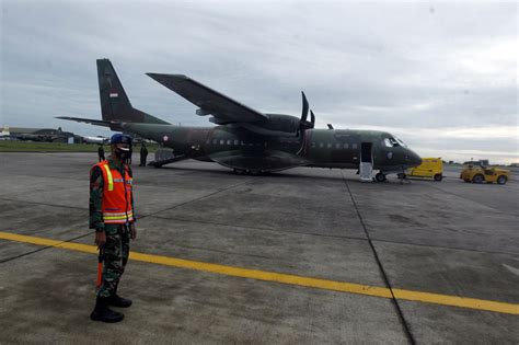 Foto Basarnas Kerahkan Segala Kemampuan Untuk Temukan Pesawat