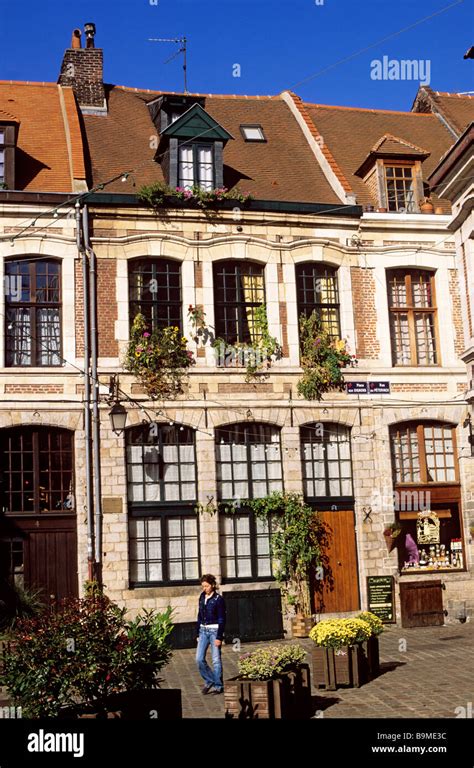 France, Nord, Lille, Vieux Lille (Old Town), Place aux oignons Stock ...