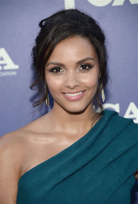Jessica Lucas – HawtCelebs