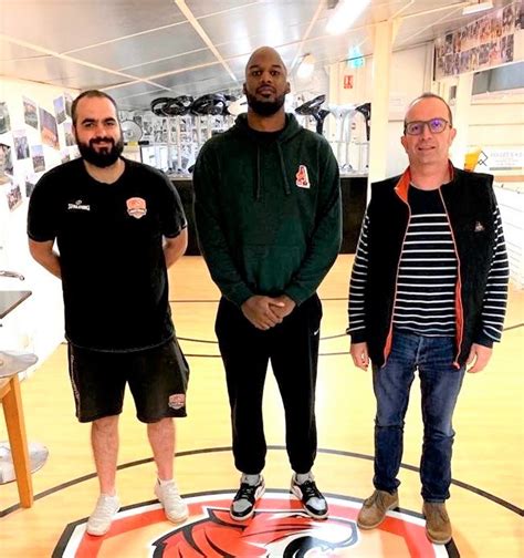 Basket ball Nationale 2 masculine Prissé recrute un pivot américain