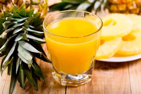 5 receitas de suco detox abacaxi Tua Saúde