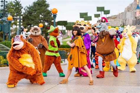 PHOTOS, VIDEO: 100 Disney Characters Dance to 'Remember the Magic' at ...