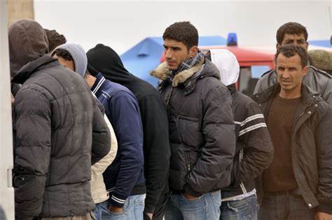 Immigrati E Permesso Di Soggiorno Sit In Sotto La Prefettura