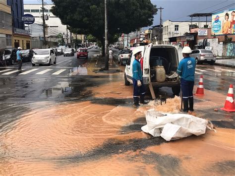 Tubulação Rompe E Causa Vazamento De água Em Via De Manaus Amazonas G1