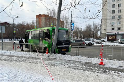 «Маршрутка» с пассажирами врезалась в опору камеры фотофиксации в ...