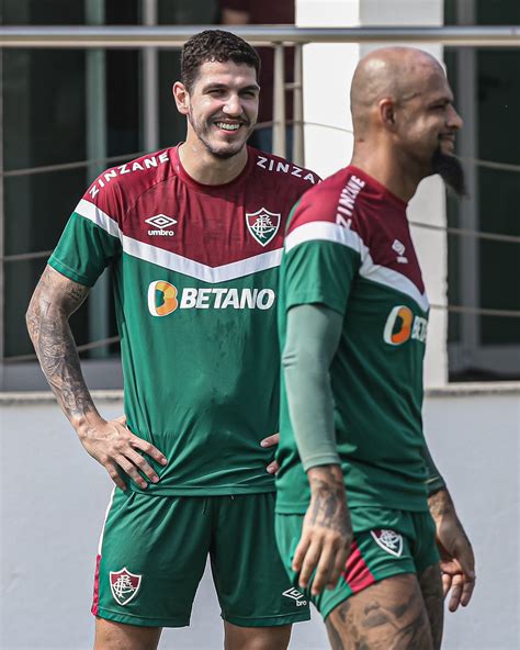 Melhores Amigos Nino E Felipe Melo Se Divertem Em Treino Do Fluminense