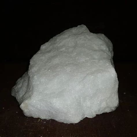 Lumps Snow White Quartz Lump For Refractory Industry Packaging Type