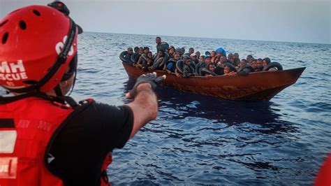 Mas De 2000 Migrantes Llegan A La Isla Italiana De Lampedusa En Las últimas 24 Horas Onda