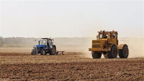 Fotos Gratis Tractor Campo Granja Cosecha Veh Culo Cultivo