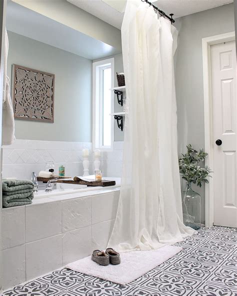 Lake House Bathroom, Farmhouse Bathroom, Pretty Bathrooms, Small ...