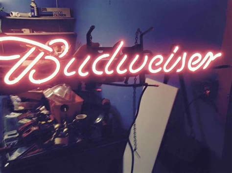 Pin By Mary Jo Spicka On Decor For Barn Neon Signs Neon Budweiser