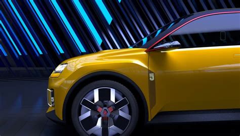 Iconic Renault Officially Returns As Retro Futuristic Electric City