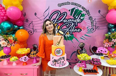 Sociedade Aline Moreira Comemorou Sua Nova Idade O Pagode Da Aline