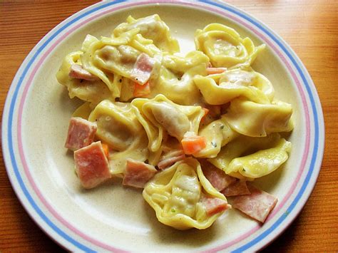 Tortellini in Schinken Käse Sahne Sauce von Zauberfee026