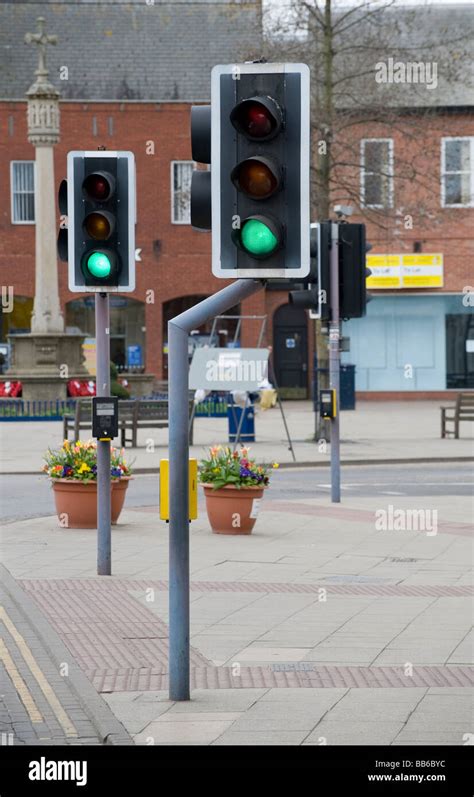 Pedestrian Crossing Light Stock Photos & Pedestrian Crossing Light ...