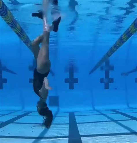 Swimmer Goes Viral Moonwalking UNDERWATER Leaving TikTok Amazed