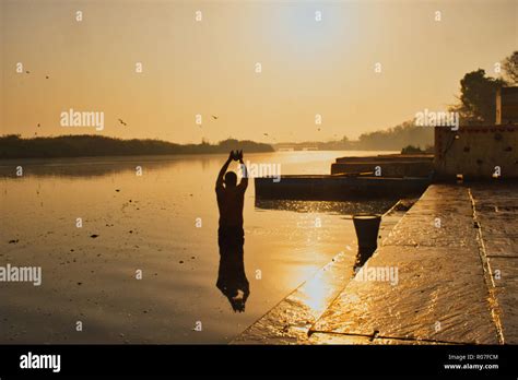 Yamuna ghat hi-res stock photography and images - Alamy