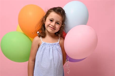 Sch Ne Kleine Geburtstag Jahre M Dchen S Es L Cheln Mit Bunten