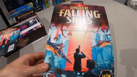 Under Falling Skies Comment Jouer Une Partie Du Jeu Tendance Avec