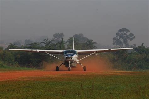 Flying Safaris In Uganda Uganda Luxury Tours Flight Tours