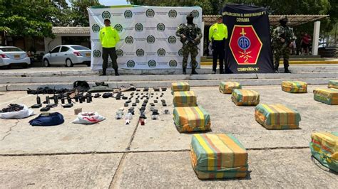 Hallan Bajo Tierra M S De Una Tonelada De Coca Na Y Arsenal De Guerra