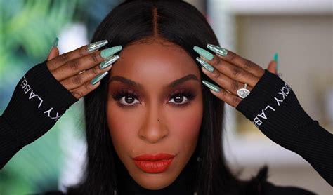 Jackie Aina Compares The Makeup Trends Of 2010 Vs 2020 Makeup Fpn