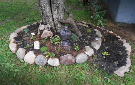 Spiral Rock Border Around Tree Landscaping With Rocks Landscaping