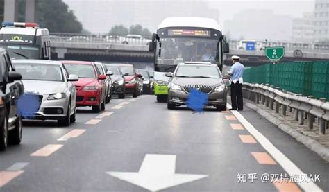 在城市道路上设置公交专用车道是否合理？ 知乎