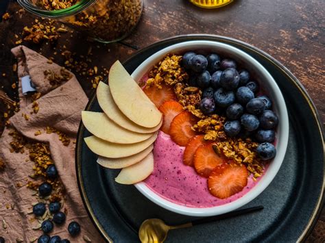 Rood Fruit Smoothiebowl Ready In 5 Minuten Hutspot En Hotspot