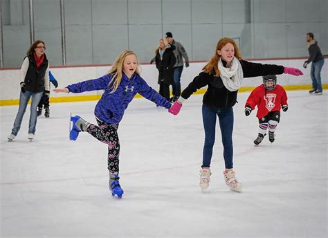 Ice Skating Lessons & Playgroup on Ice at LCC - Kids Birthday Parties