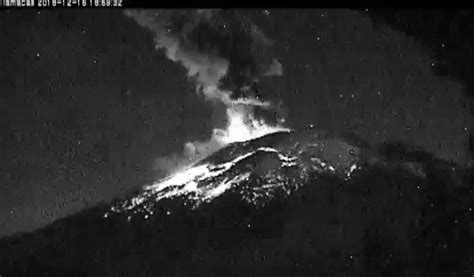 Volc N Popocat Petl Registra Intensa Explosi N Con Fragmentos