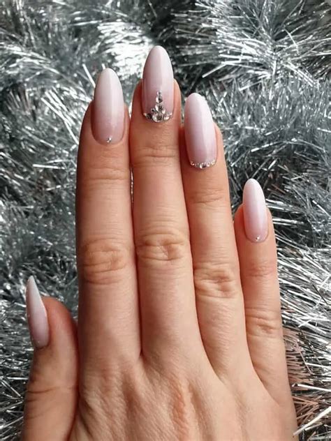 French Fade Nails Der Angesagteste Trend Im Sommer 2023