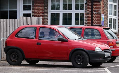 P733 UAT 1997 Vauxhall Corsa 1 2 Merit 3 Door Nivek Old Gold Flickr