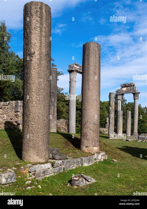 Ancient roman ruins in uk hi-res stock photography and images - Alamy