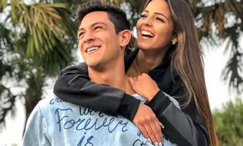 Emilio Jaime Y Luciana Fuster Festejan Con Mucho Amor Sus Dos Meses De