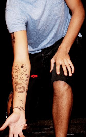 Of Louis Tomlinson S Best Tattoos Celebmix Mini Tattoos All